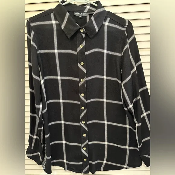 Tolani Collection Plaid Flannel Aztec Back Button Down Size M - Picture 2 of 6